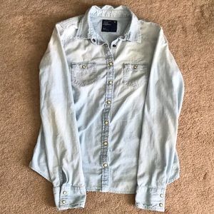 American Eagle Outfitters Long Sleeve Shirt